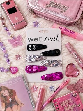 WET SEAL SEQUIN HAIR CLIPS